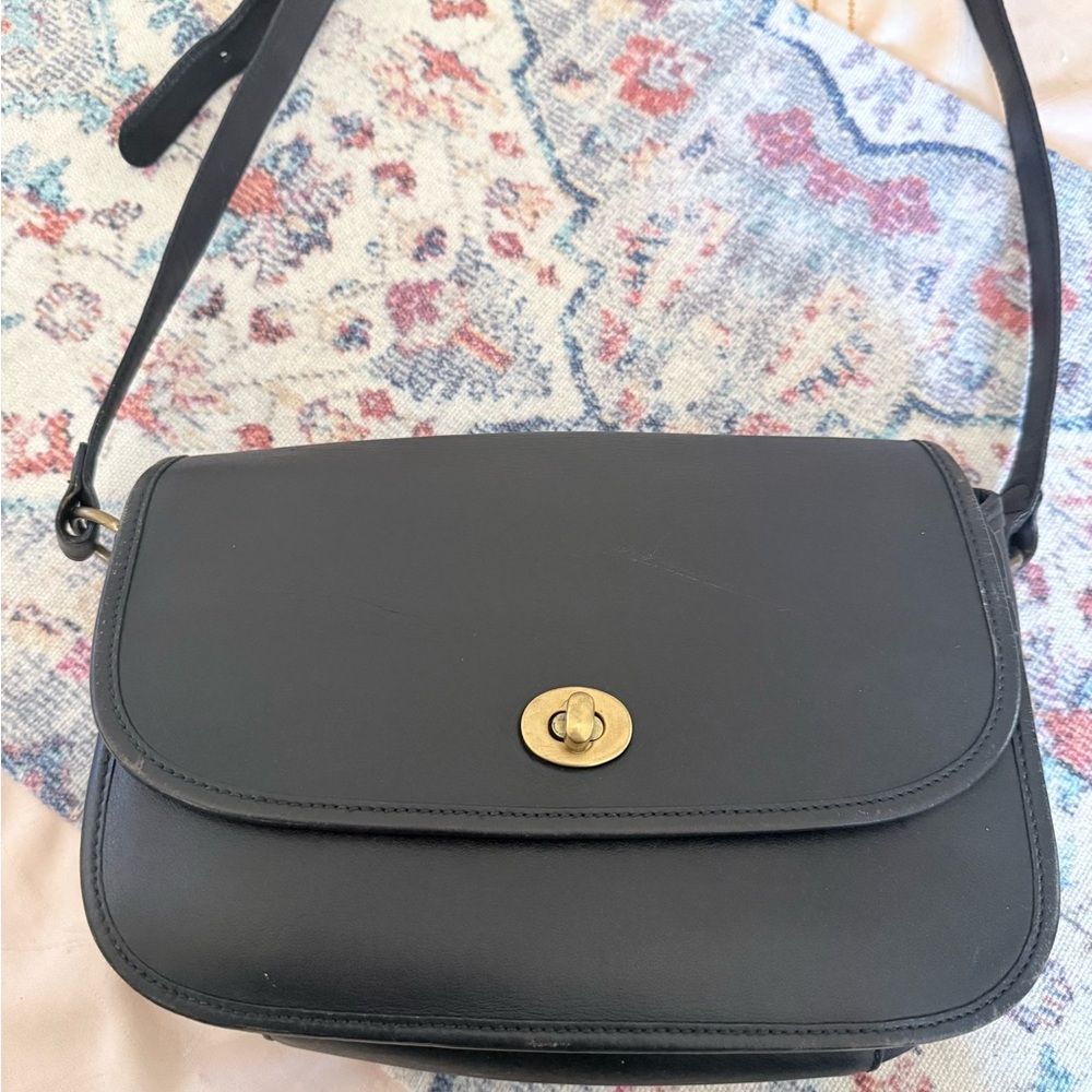 Elegant Black Leather Shoulder Bag